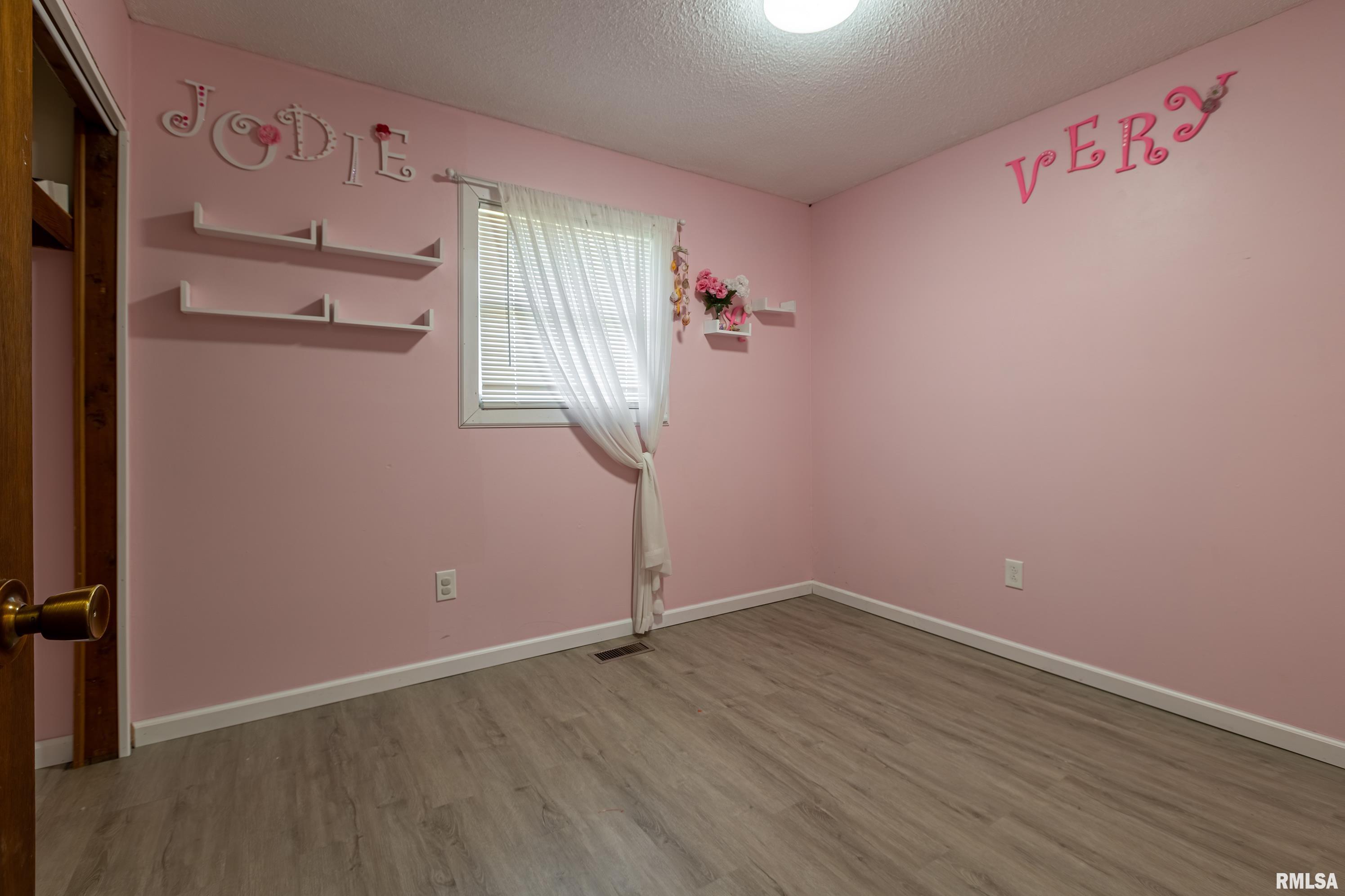 54 South Thompsonville Road Thompsonville, IL 62890 - Photo 12 of 29 Gallery Image 12