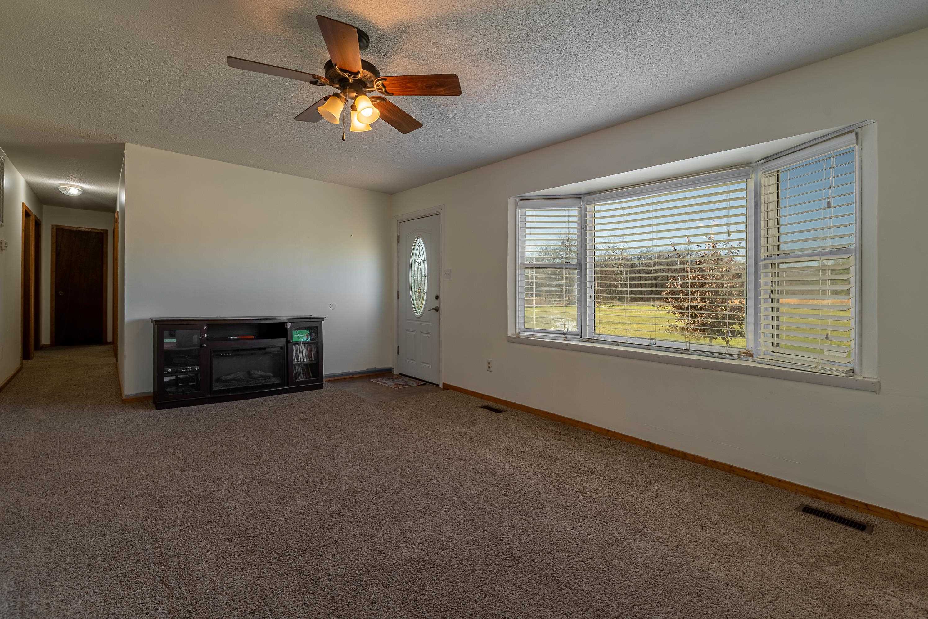 54 South Thompsonville Road Thompsonville, IL 62890 - Photo 7 of 29 Gallery Image 7
