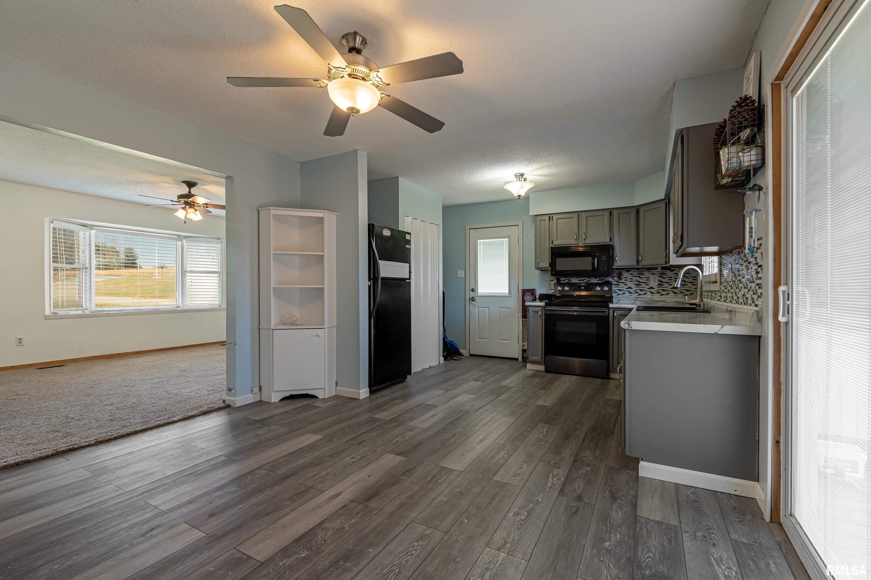 54 South Thompsonville Road Thompsonville, IL 62890 - Photo 8 of 29 Gallery Image 8
