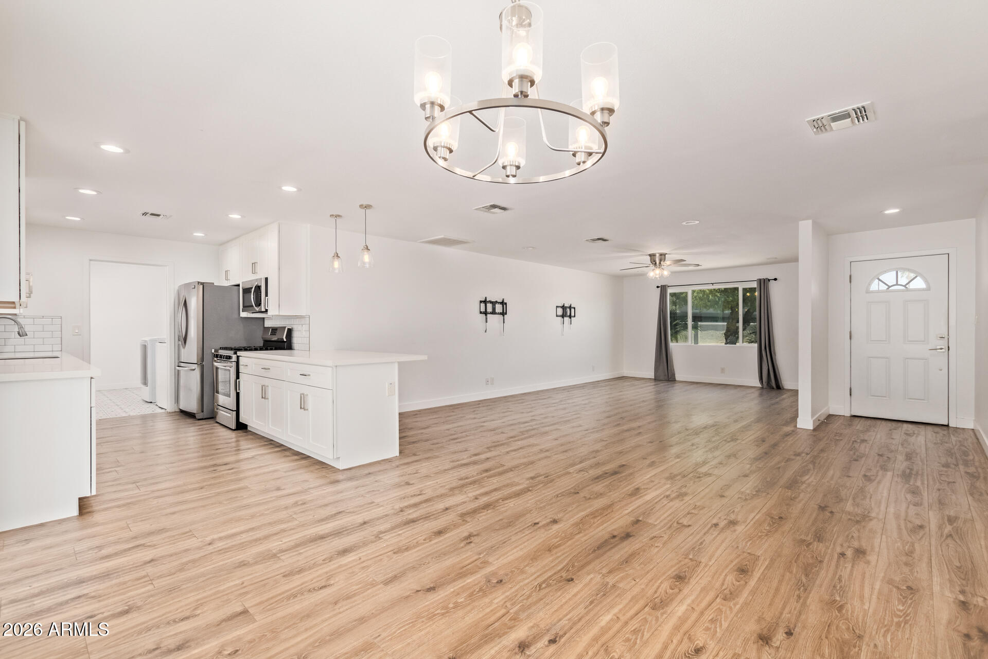 1809 East Concorda Drive Tempe, AZ 85282 - Photo 5 of 23 10 Concorda 1809