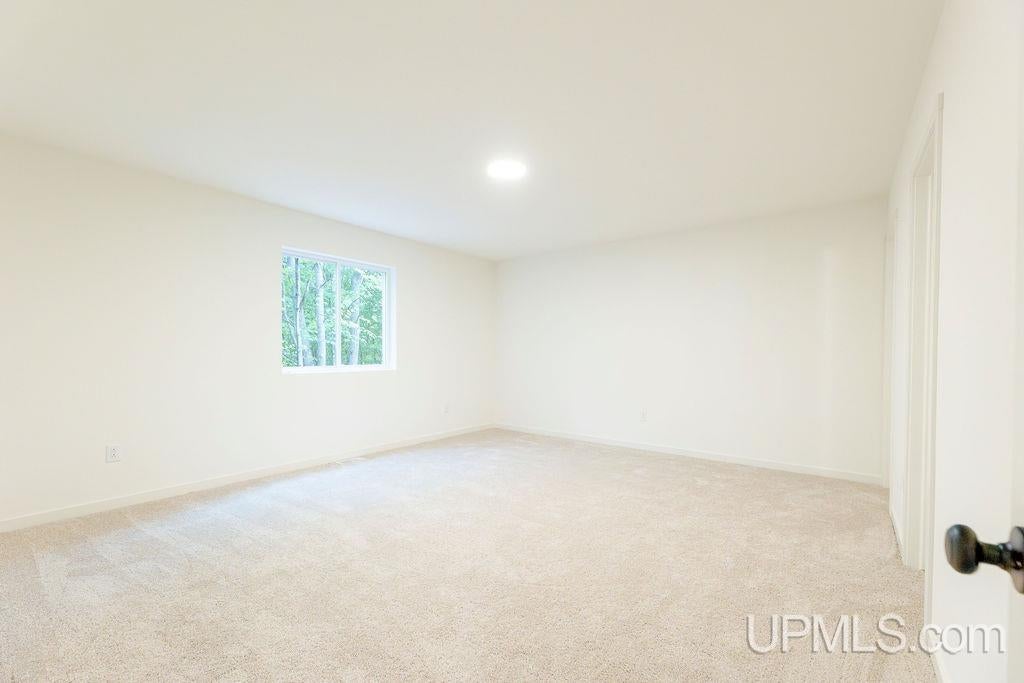 39 Tipperary Road Gladstone, MI 49837 - Photo 40 of 52 Gallery Image 40