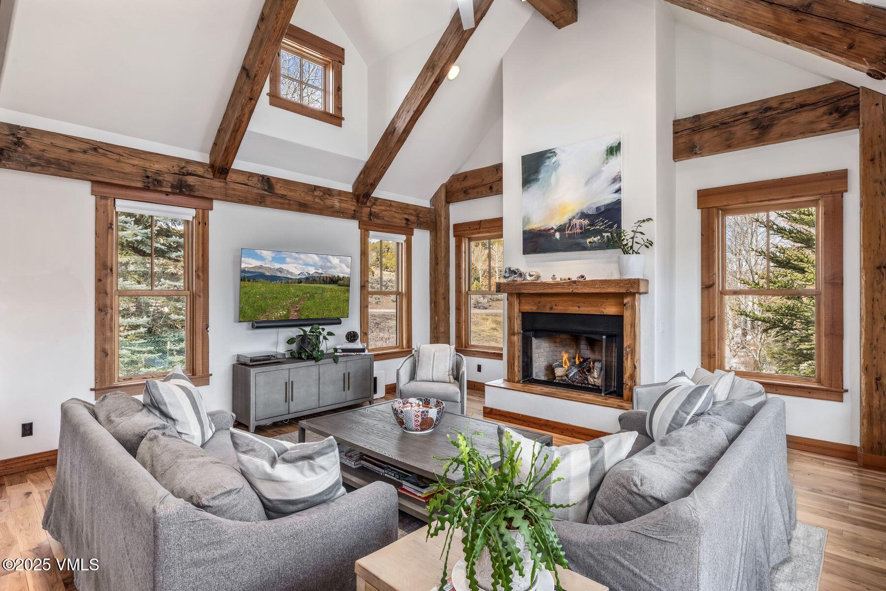 674 Hernage Creek Road Eagle, CO 81631 - Photo 4 of 23 Living room