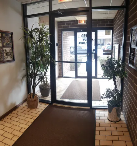 $279,900 | 8350 West Addison Street, Unit 201, Chicago, IL 60634