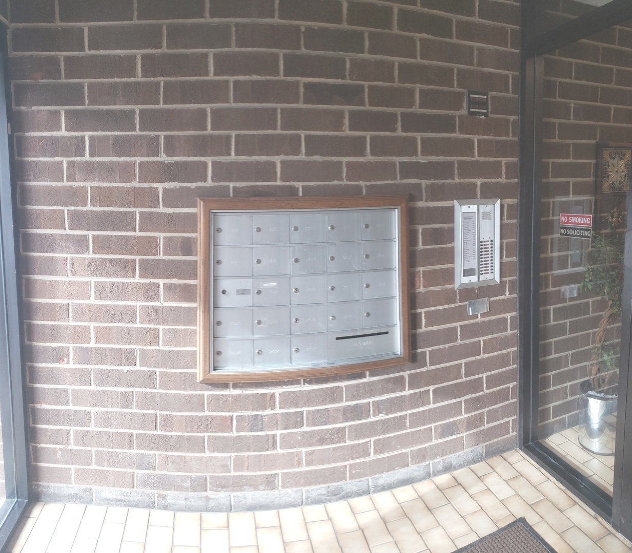 8350 West Addison Street, Unit 201 Chicago, IL 60634 - Photo 34 of 41 a bathroom with a bathtub
