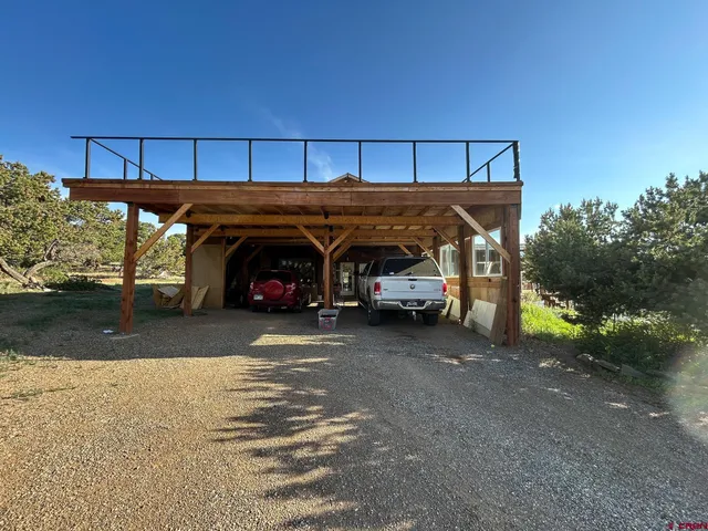 a view of a garage