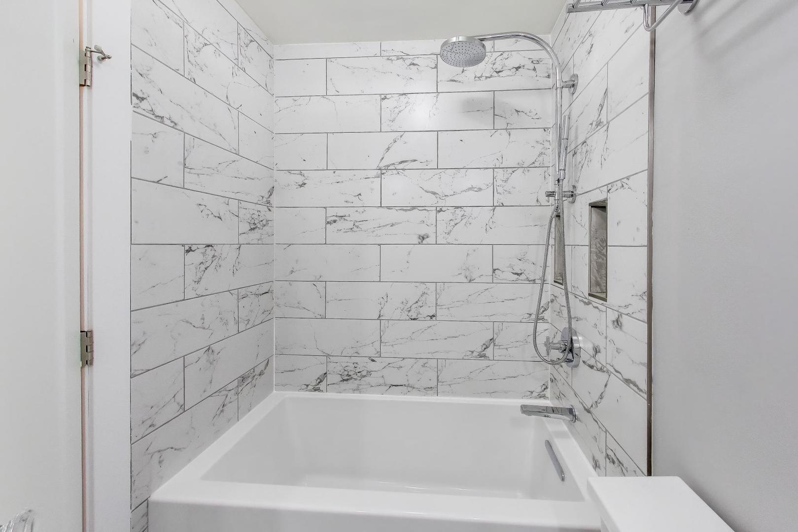 2460 West Talcott Road, Unit 219 Park Ridge, IL 60068 - Photo 22 of 30 Gallery Image 22
