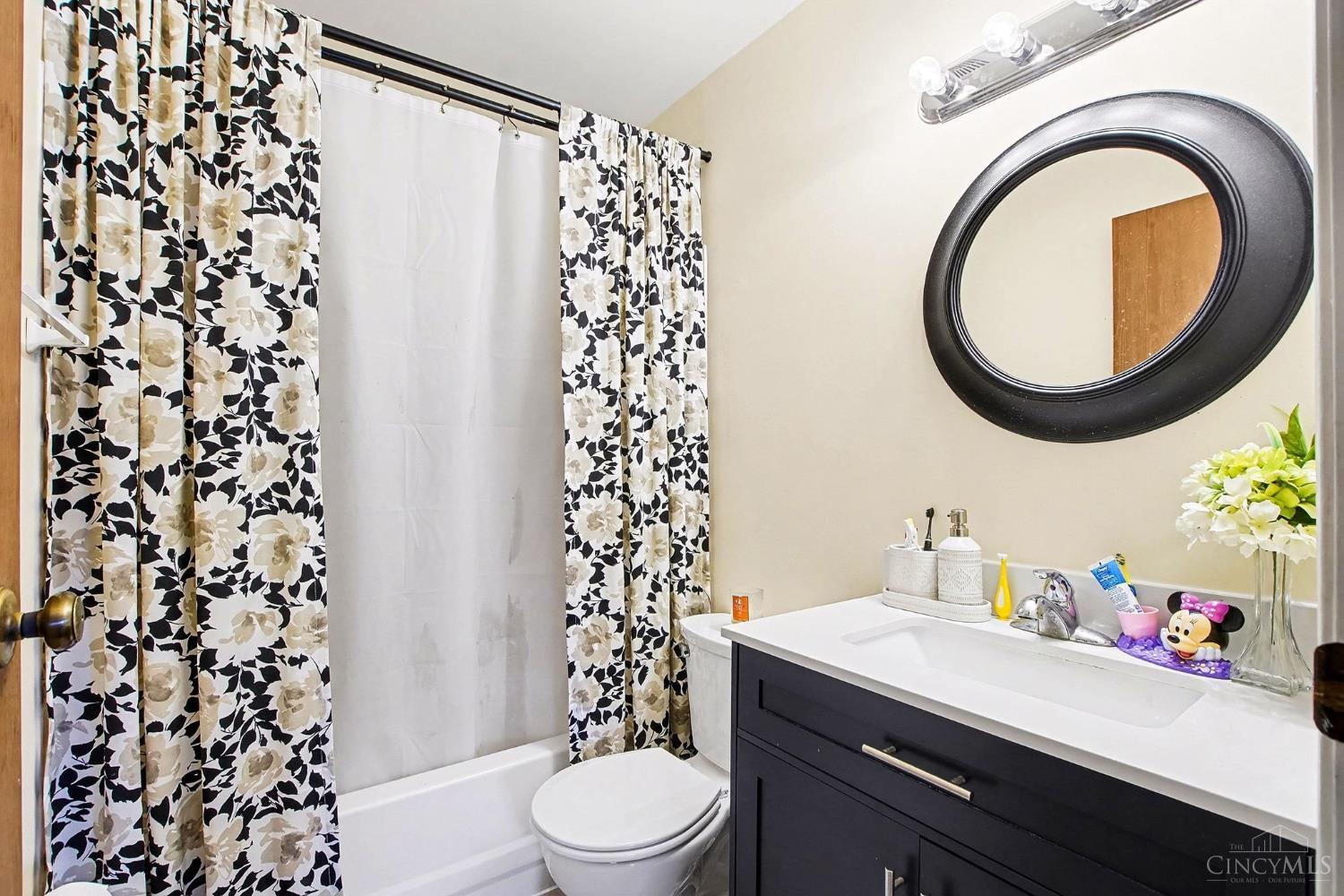 541 Davis Road, Unit 8 Cincinnati, OH 45255 - Photo 11 of 13 Gallery Image 11