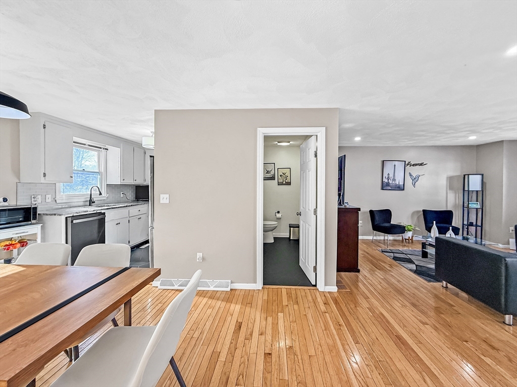 551 Hildreth Street, Unit 10 Dracut, MA 01826 - Photo 11 of 42