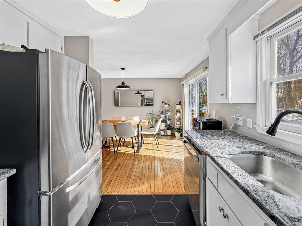 551 Hildreth Street, Unit 10 Dracut, MA 01826 - Photo 6 of 42