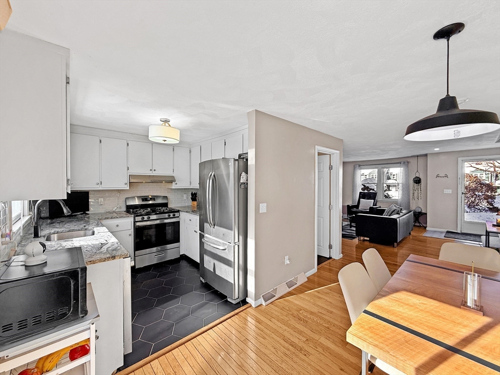 551 Hildreth Street, Unit 10 Dracut, MA 01826 - Photo 9 of 42