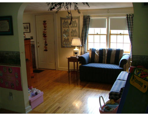 52 South Acton Road Stow, MA 01775 - Photo 3 of 6