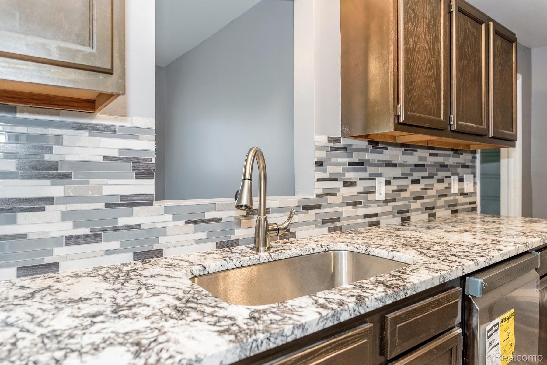 15360 Inkster Road Romulus, MI 48174 - Photo 16 of 27 DSC_7101.jpg