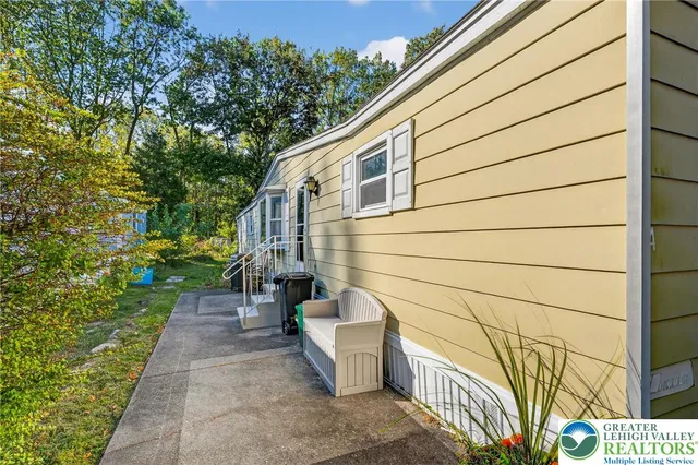 a view of a back yard of the house