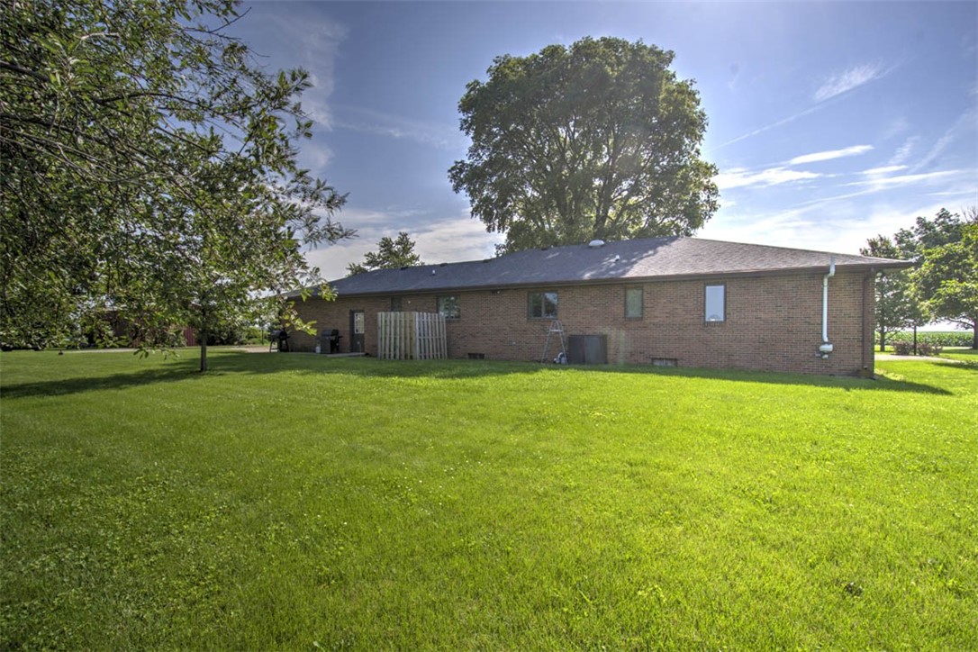 9149 1700 E Road Oreana, IL 62554 - Photo 38 of 47