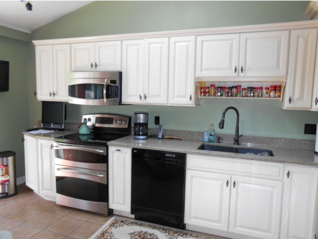 43 West Rosedale Avenue Manchester, NH 03103 - Photo 3 of 18