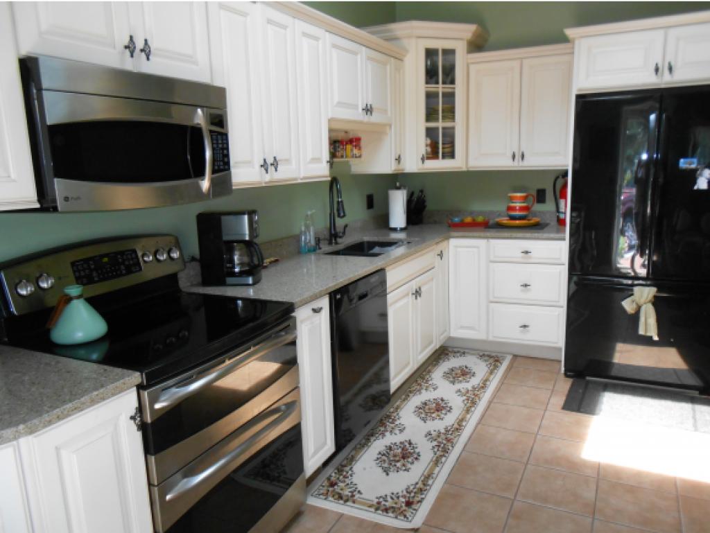 43 West Rosedale Avenue Manchester, NH 03103 - Photo 4 of 18