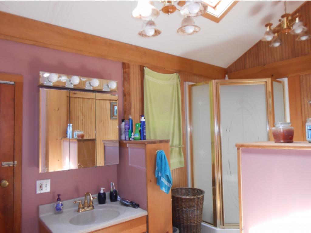 43 West Rosedale Avenue Manchester, NH 03103 - Photo 7 of 18