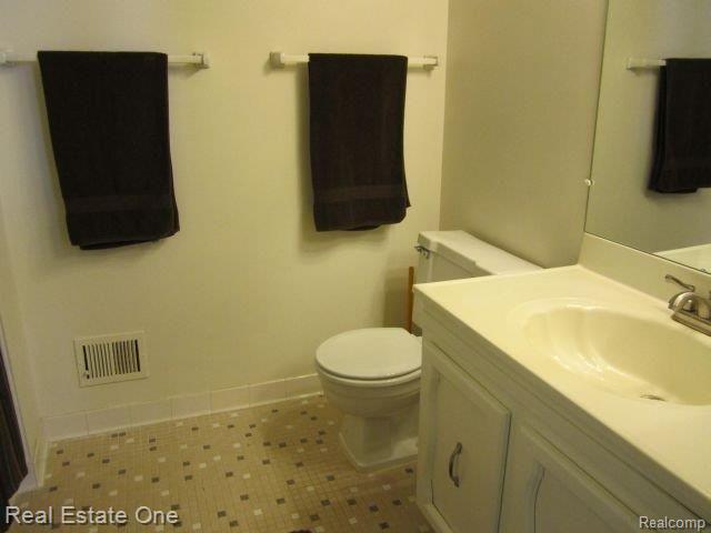 40469 Village Wood Road Novi, MI 48375 - Photo 16 of 24 image012.jpg