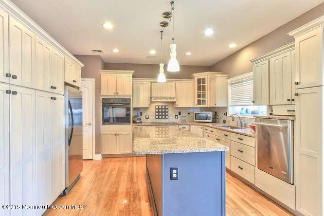 6 Boyd Road Hazlet, NJ 07730 - Photo 18 of 56 6 Boyd Rd Hazlet NJ 07730 USA-small-021-