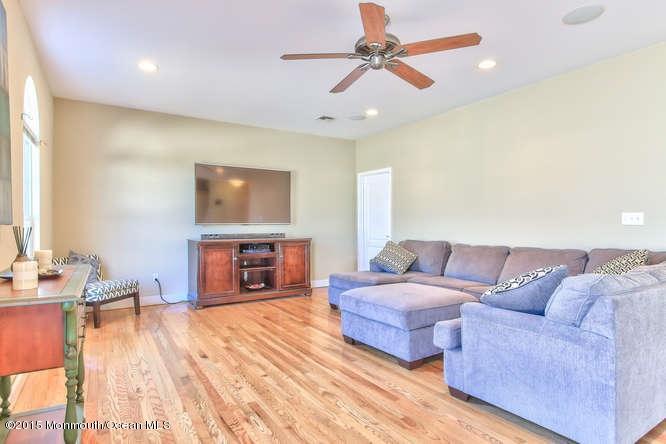 6 Boyd Road Hazlet, NJ 07730 - Photo 28 of 56 6 Boyd Rd Hazlet NJ 07730 USA-small-031-