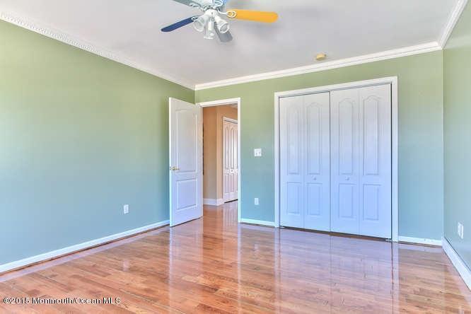 6 Boyd Road Hazlet, NJ 07730 - Photo 37 of 56 6 Boyd Rd Hazlet NJ 07730 USA-small-040-