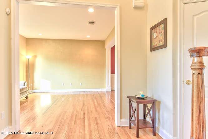 6 Boyd Road Hazlet, NJ 07730 - Photo 8 of 56 6 Boyd Rd Hazlet NJ 07730 USA-small-011-