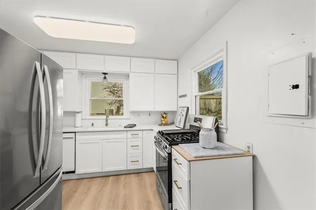 $203,900 | 2417 South Ellison Way, Independence, MO 64055