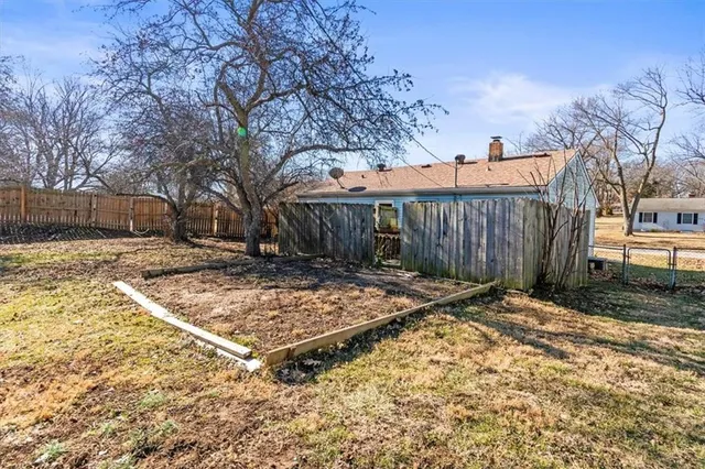 $203,900 | 2417 South Ellison Way, Independence, MO 64055