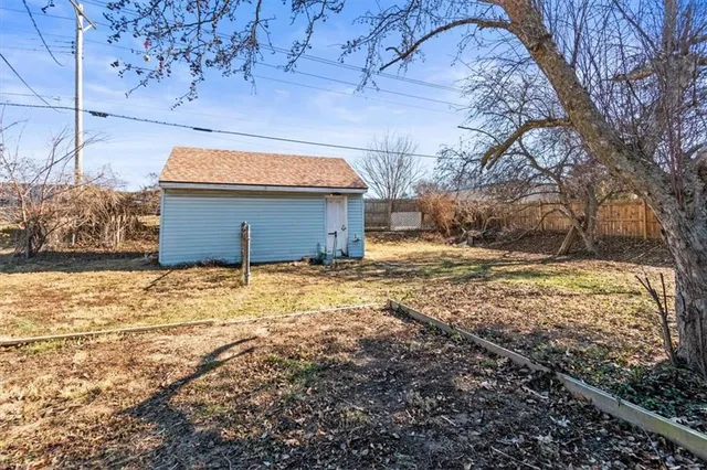 $203,900 | 2417 South Ellison Way, Independence, MO 64055