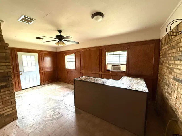 $329,000 | 75 County Road 4325, Pittsburg, TX 75686