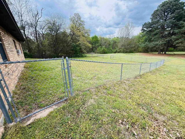 $329,000 | 75 County Road 4325, Pittsburg, TX 75686
