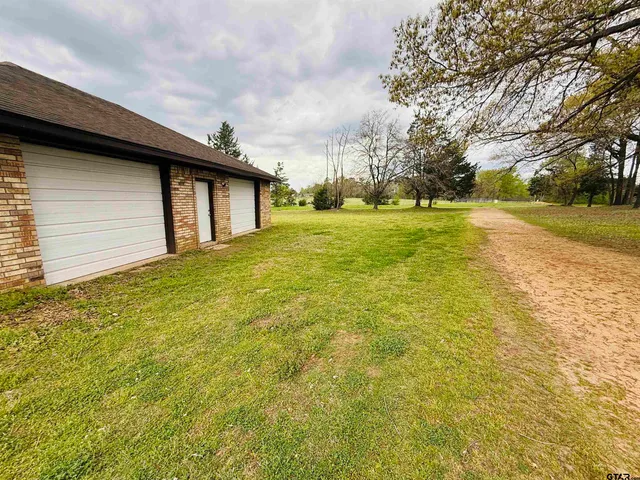 $329,000 | 75 County Road 4325, Pittsburg, TX 75686