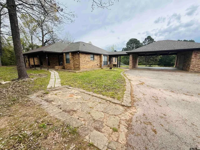 $329,000 | 75 County Road 4325, Pittsburg, TX 75686