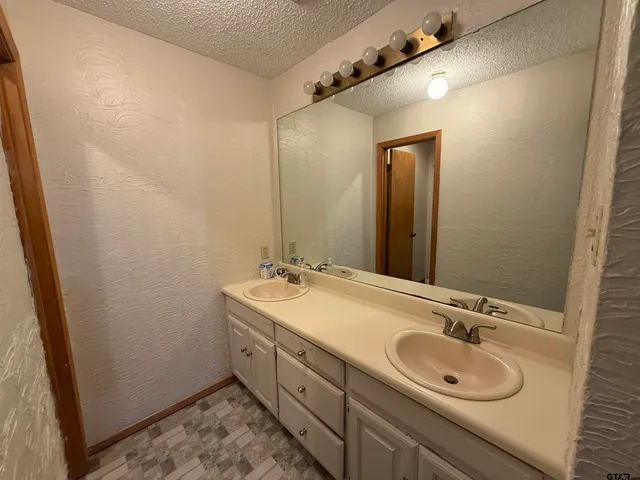 $329,000 | 75 County Road 4325, Pittsburg, TX 75686