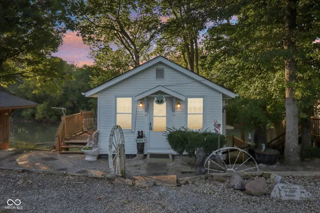 $189,000 | 8614 South Pleasure Valley Road, Waldron, IN 46182