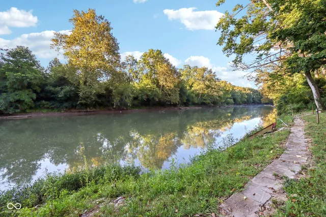 $189,000 | 8614 South Pleasure Valley Road, Waldron, IN 46182