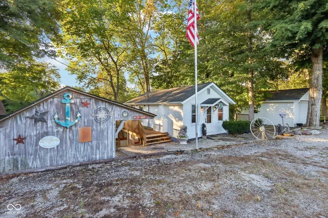 $189,000 | 8614 South Pleasure Valley Road, Waldron, IN 46182