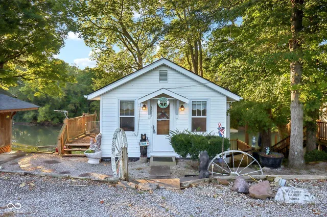 $189,000 | 8614 South Pleasure Valley Road, Waldron, IN 46182