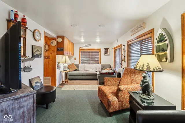 $189,000 | 8614 South Pleasure Valley Road, Waldron, IN 46182