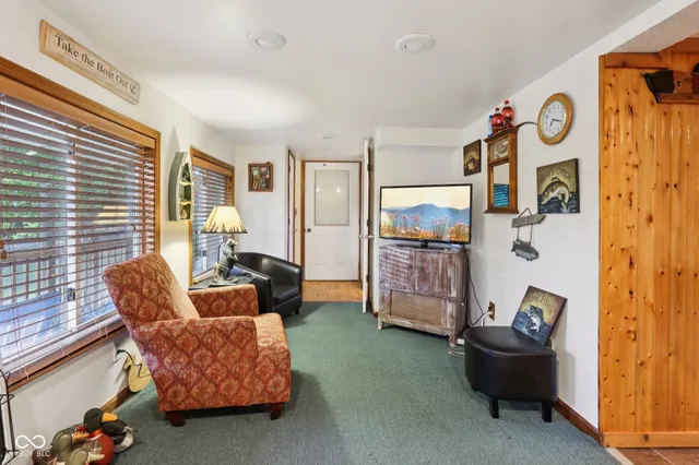 $189,000 | 8614 South Pleasure Valley Road, Waldron, IN 46182