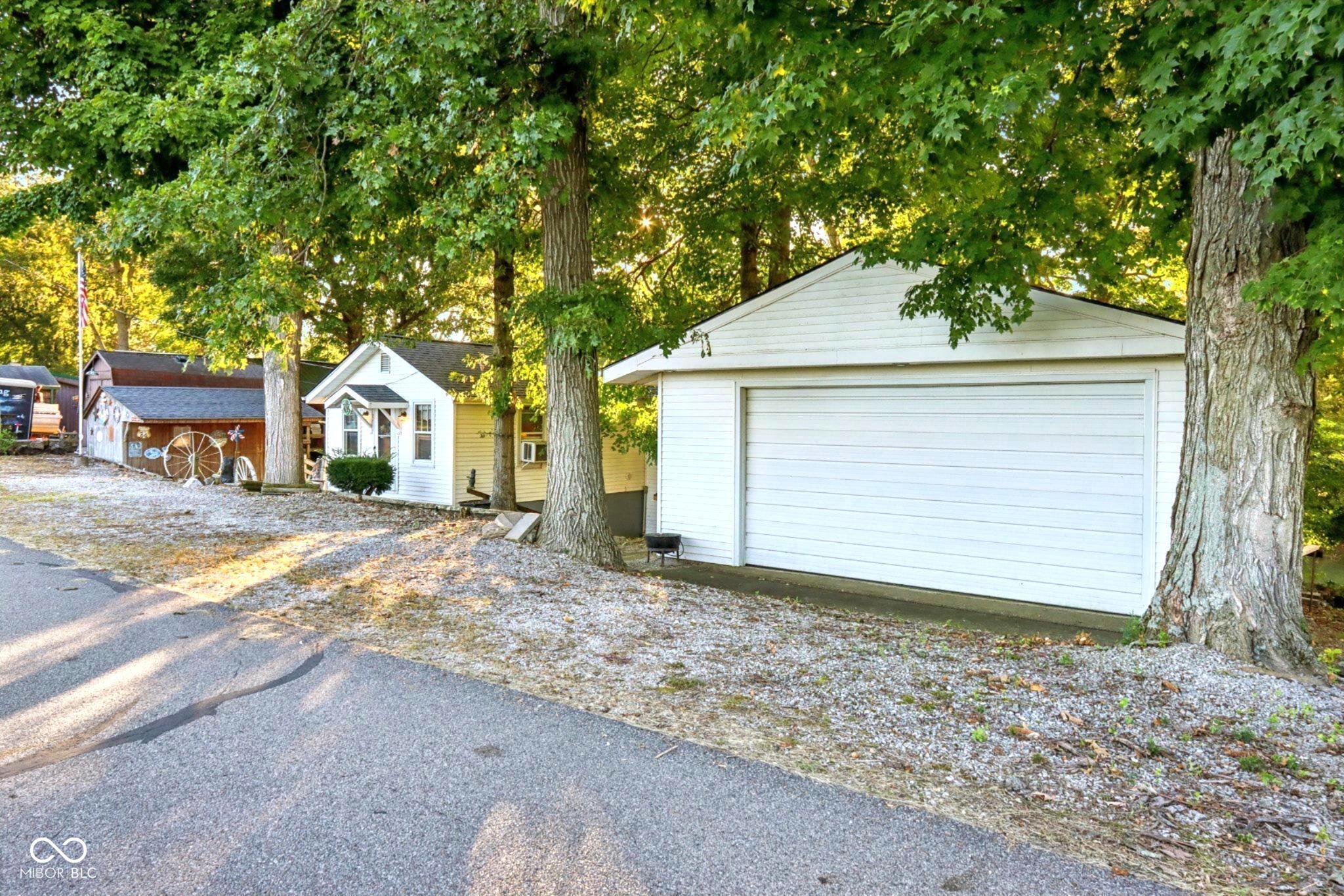 8614 South Pleasure Valley Road Waldron, IN 46182 - Photo 5 of 40