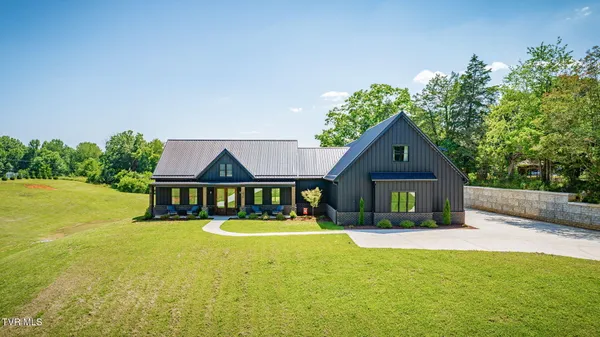 $1,275,000 | 3826 Lake Valley Drive, Kingsport, TN 37664