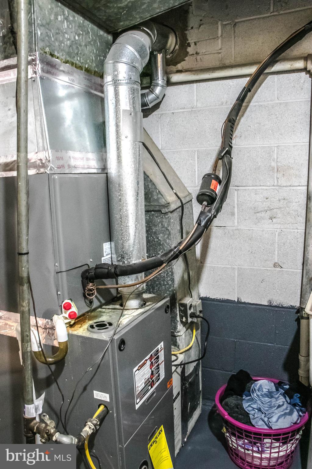 4212 Kinmount Road Lanham, MD 20706 - Photo 21 of 24 GOOD CONDITION HVAC UNIT