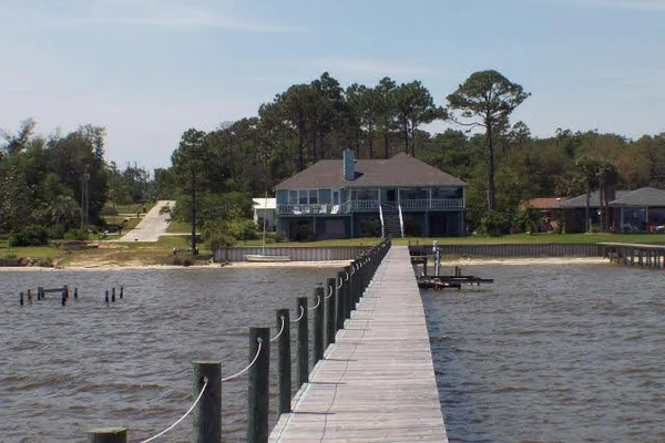 $1,800 | 9024 Bayview Drive, Lillian, AL 36549