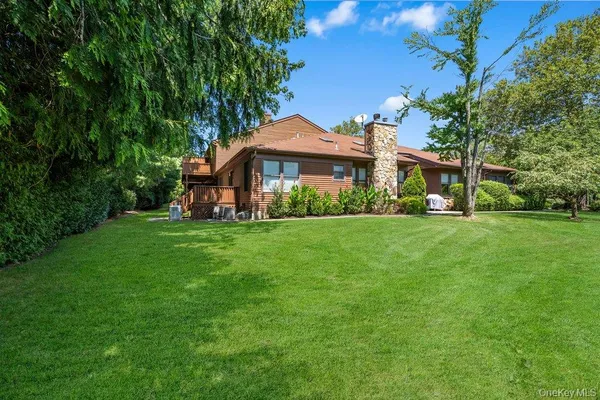 $1,589,000 | 20 Hunt Court, Jericho, NY 11753