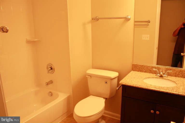 2447 Winchester Road Delaplane, VA 20144 - Photo 13 of 24 Bath