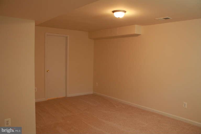 2447 Winchester Road Delaplane, VA 20144 - Photo 16 of 24 Bedroom