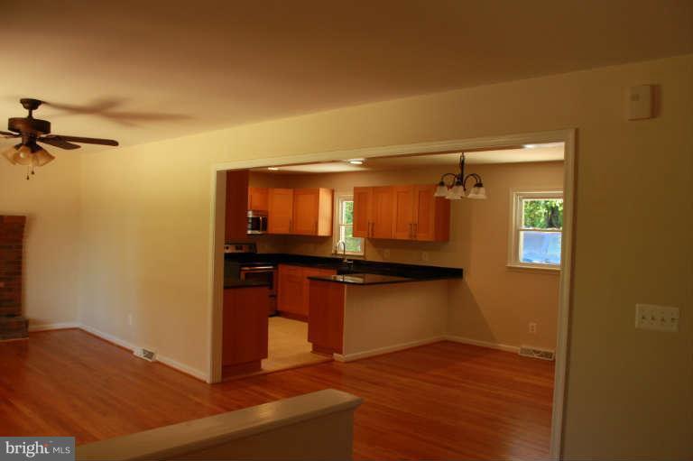 2447 Winchester Road Delaplane, VA 20144 - Photo 3 of 24 Interior (General)
