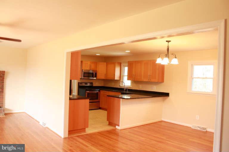 2447 Winchester Road Delaplane, VA 20144 - Photo 4 of 24 Dining Room
