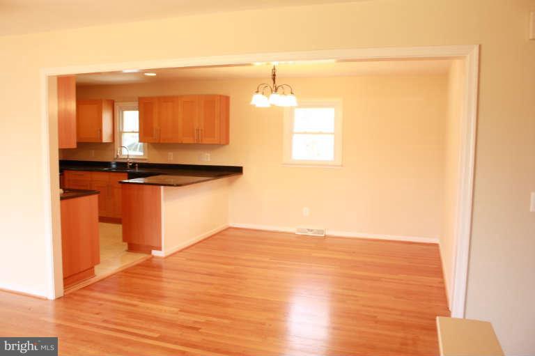 2447 Winchester Road Delaplane, VA 20144 - Photo 6 of 24 Dining Room